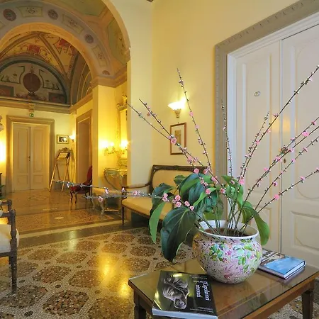 Liana Firenze