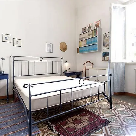 Ponte Rosso Apartment *