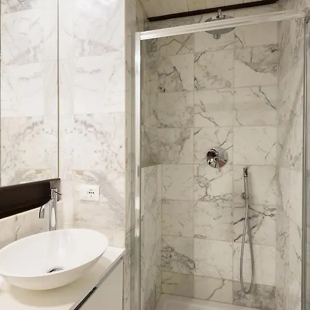 Two-bedroom Close To Mercato Centrale