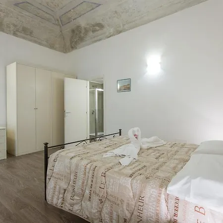 Apartment Piazza Pitti 2 Bedroom Florence
