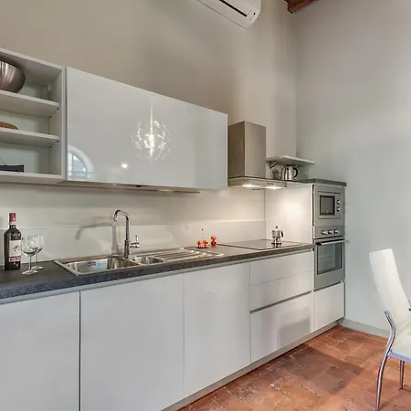 Macci Courtyard Apartment Florence
