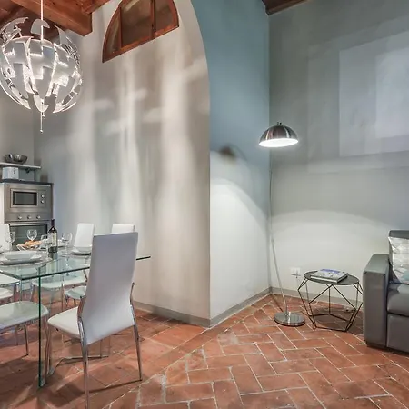 Macci Courtyard Apartment Florence