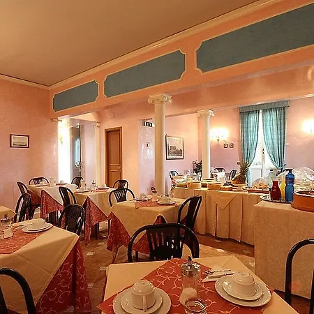 Alinari Hotel 3*