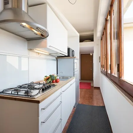 Roommo Lungarno Apartment *