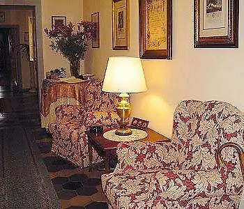 Bellevue House 3*