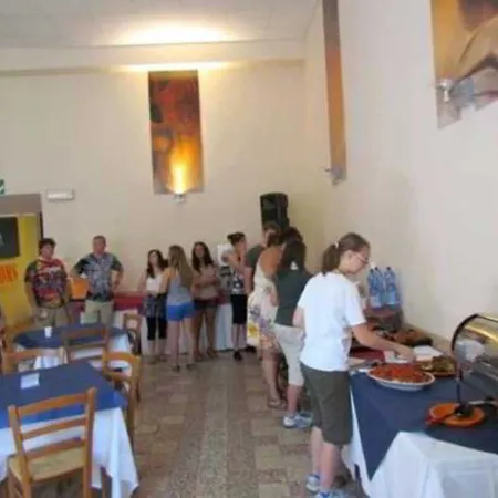7 Santi Hostel