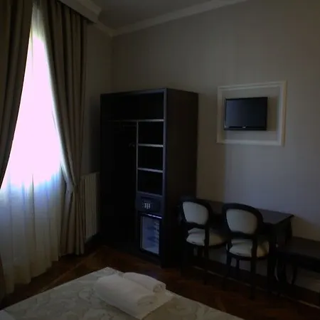 Ξενοδοχείο Lombardia 3*