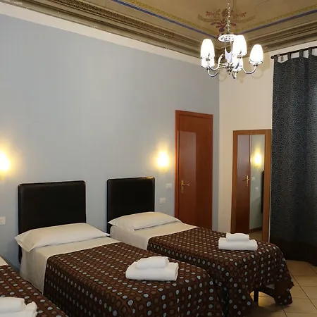 Guest house Adelaide House 2*