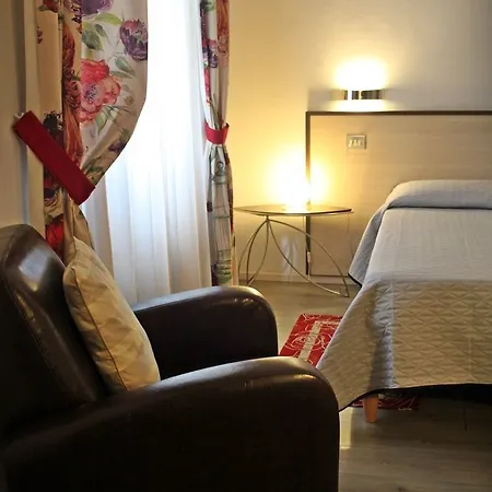 Magenta Hotel