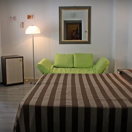 Magenta Hotel