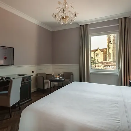 Plaza Lucchesi 4* Florence