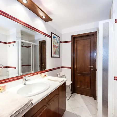 Tornabuoni Apartment *