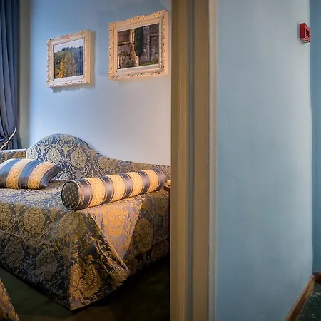 Torre Guelfa Palazzo Acciaiuoli Hotel