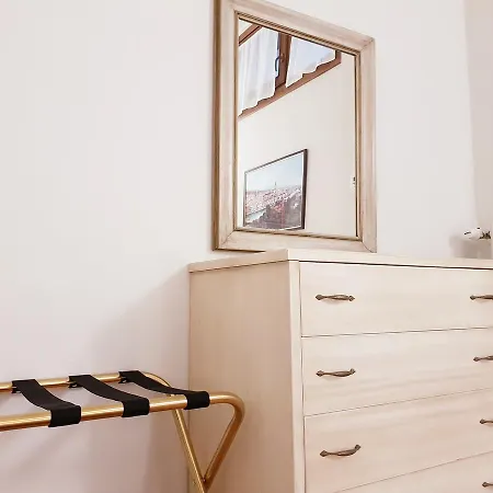 Lady Luna Bed & Breakfast 3*