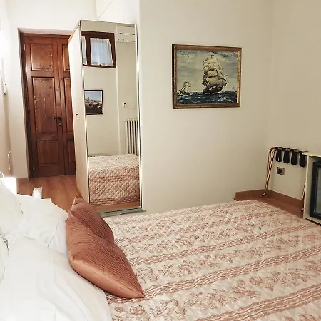 Lady Luna 3* Florence