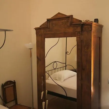 Emily's Guest house 3*