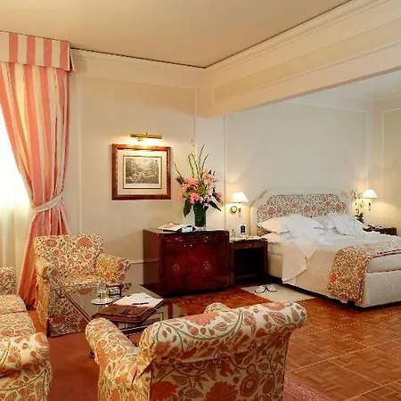 De La Hotel 4*