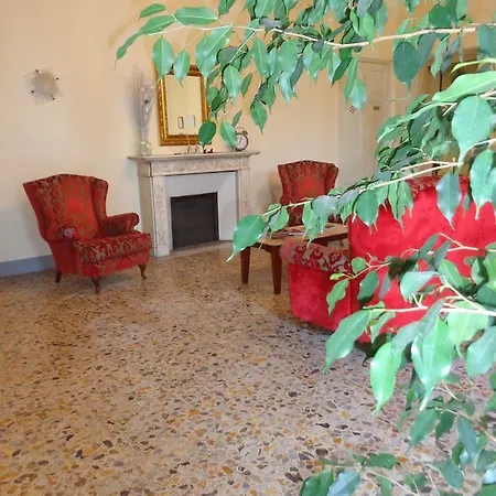 Casa de hóspedes San Frediano Mansion 2*