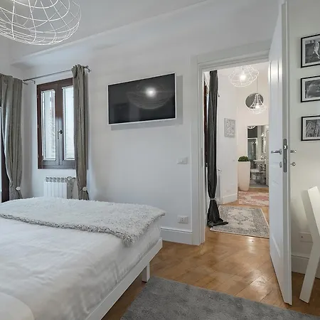 Pergola Luxury Apartment *