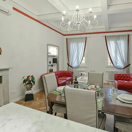 Apartment - In Duomo Florenz
