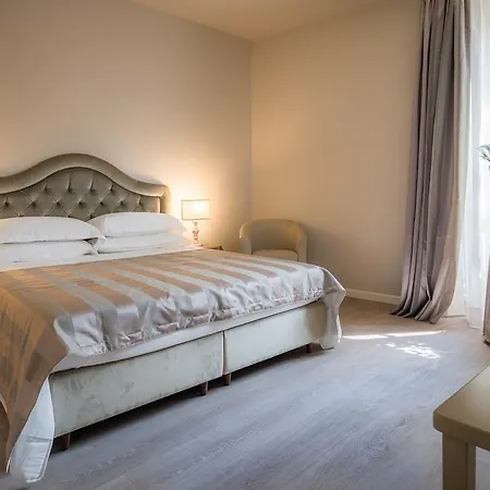 Torre Guelfa Palazzo Acciaiuoli 4* Florencie