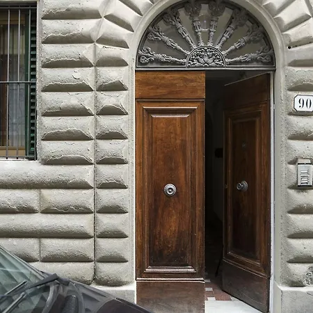 Appartement 60m² 1 Slaapkamer, 2 Privé Badkamer In Historical Center *