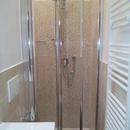 60m² 1 Slaapkamer, 2 Privé Badkamer In Historical Center Appartement *
