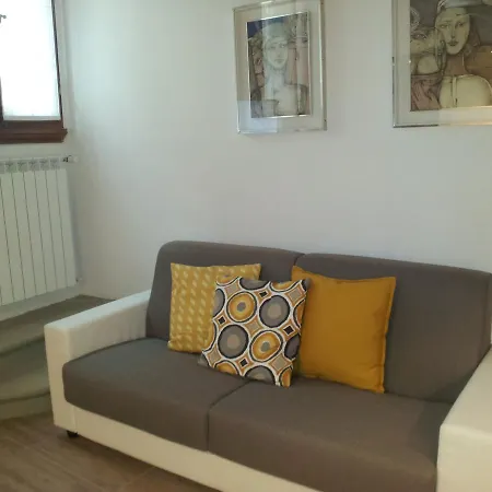 60m² 1 Slaapkamer, 2 Privé Badkamer In Historical Center Florence