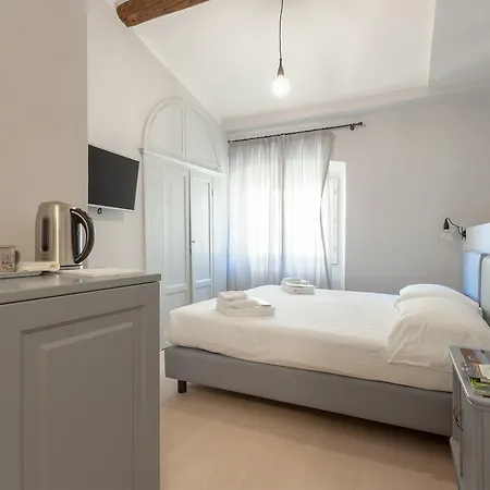 Santo Spirito Venti 3* Florence