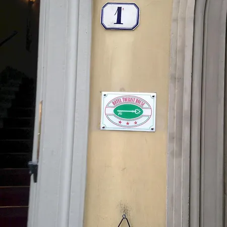 Tourist House Hotell Florens