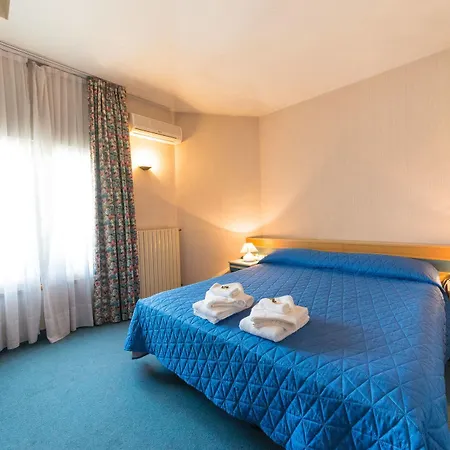 Nuova Italia Otel