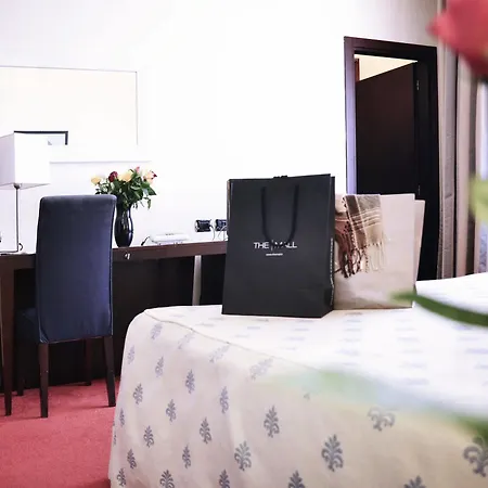 Airport Hotel 4*