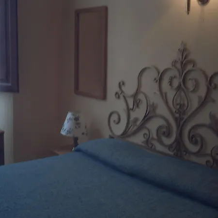 Отель Bijou Roof Terrace