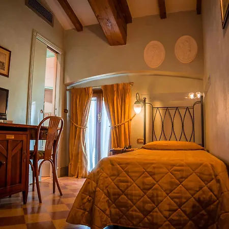 Hotell Della Robbia 3*