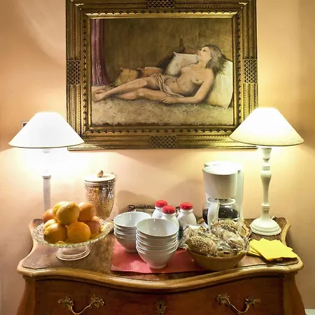 Residenza Manzoni Bed & Breakfast 3*