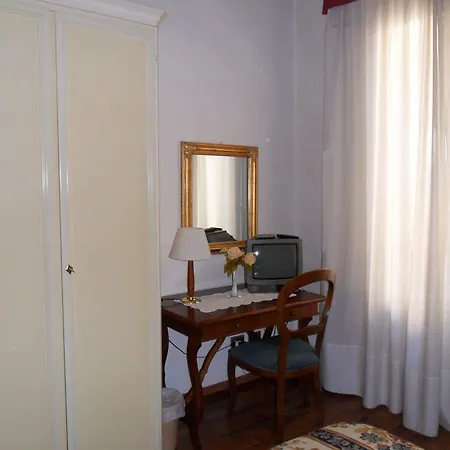 Piccolo Con Access Ztl !!! Nel Centro Storico Di !!! Hotel Florencja
