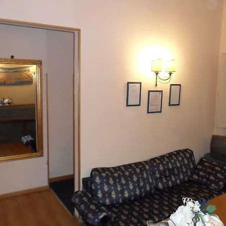 Piccolo Con Access Ztl !!! Nel Centro Storico Di !!! Hotel 2*