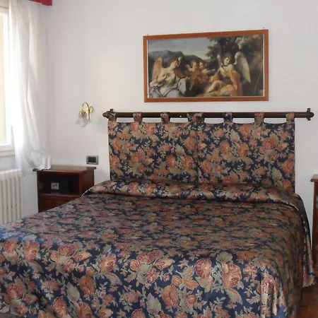 Hotel Piccolo Con Access Ztl !!! Nel Centro Storico Di !!! 2*