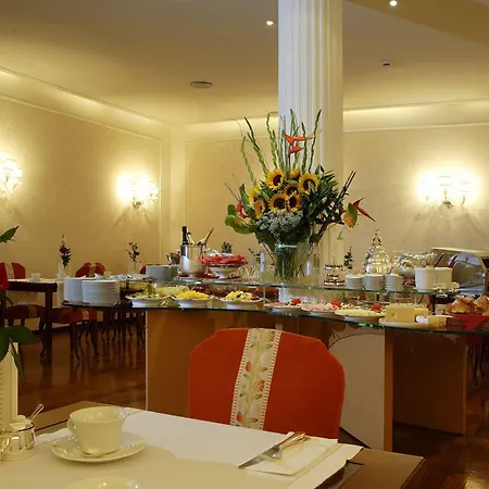 De La Hotel 4*