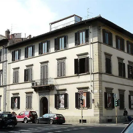 Opera Boutique 3*