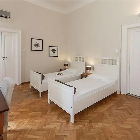 Opera Boutique Bed & Breakfast Florens