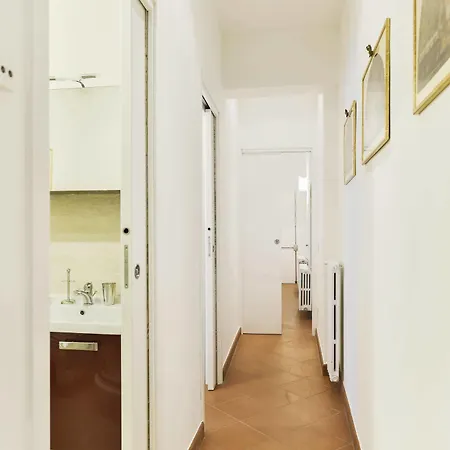 - In Duomo Apartment Florenz