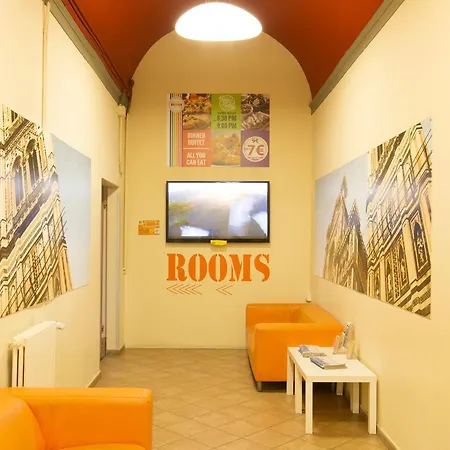 Hostel 7 Santi
