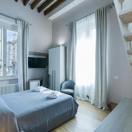 Vrooms All'angolo Del Duomo Bed & Breakfast *