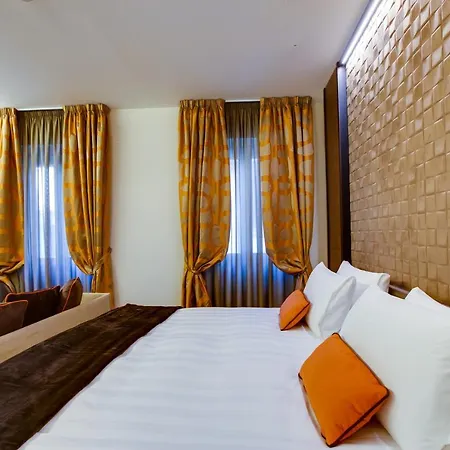 Solo Experience Hotel 4*