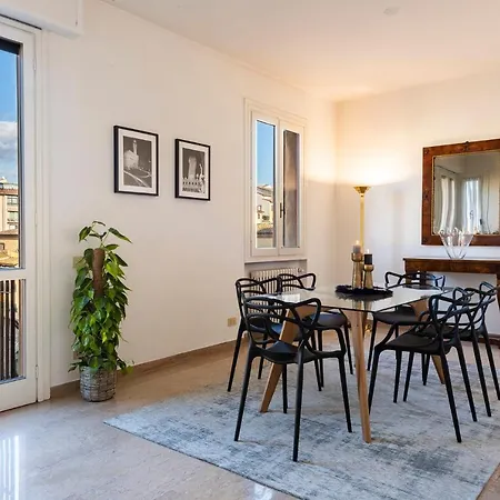- Elegant Arno View Apartment