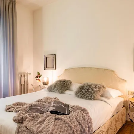 Apartment - Elegant Arno View Florence