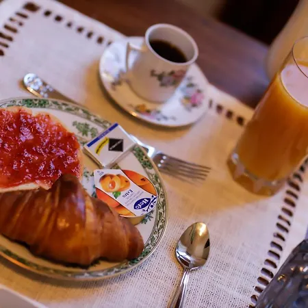 Residenza Cecchi Bed & Breakfast 3*