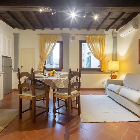 Curtatone Apartment