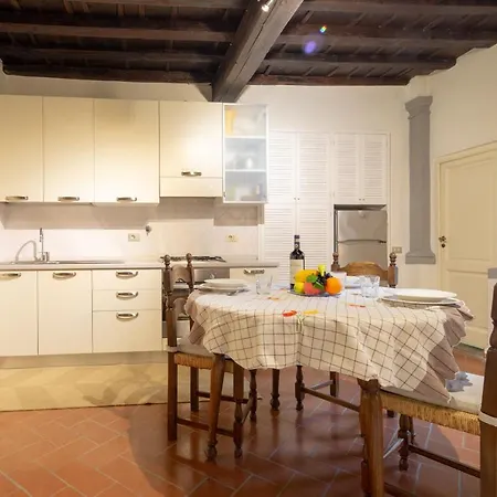 Apartment Curtatone